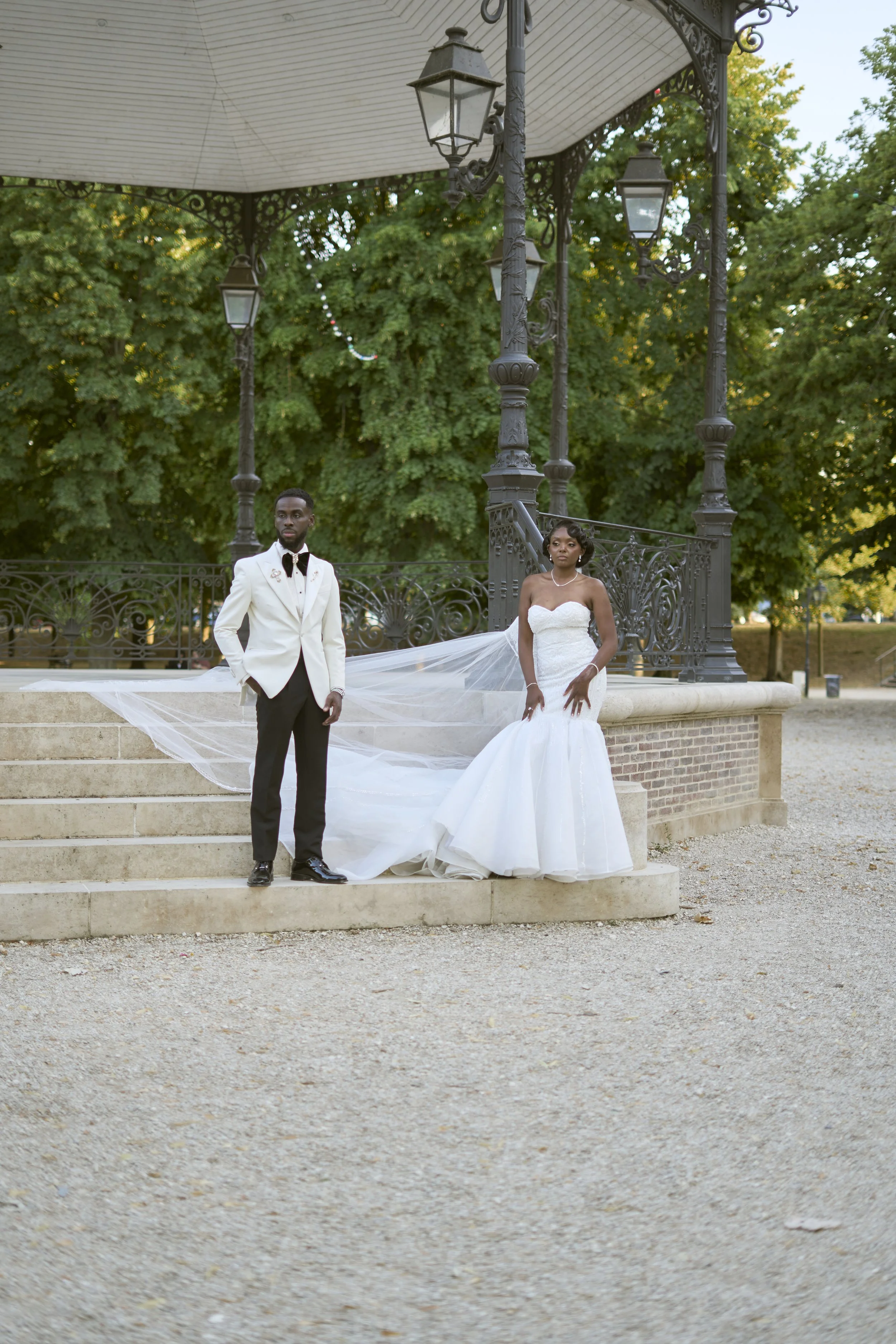 ELIANE & LARSON 216.jpg