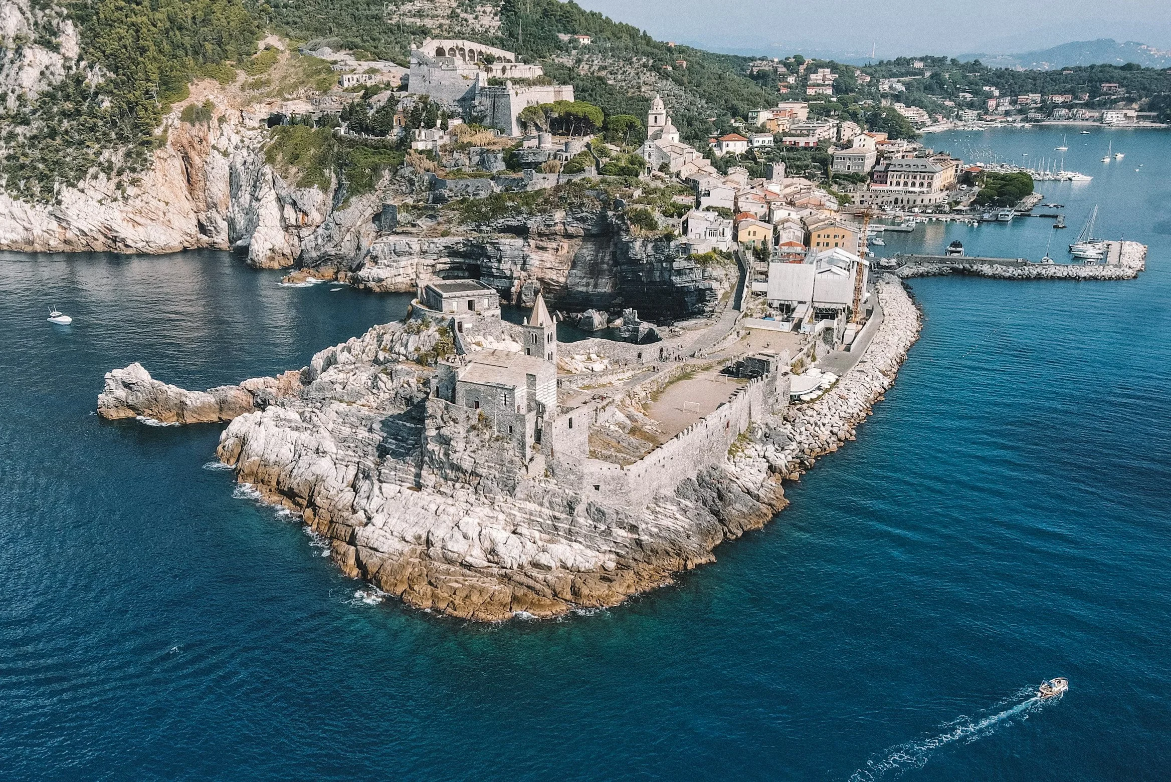 Castello di Portovenere affacciato sul Golfo dei Poeti