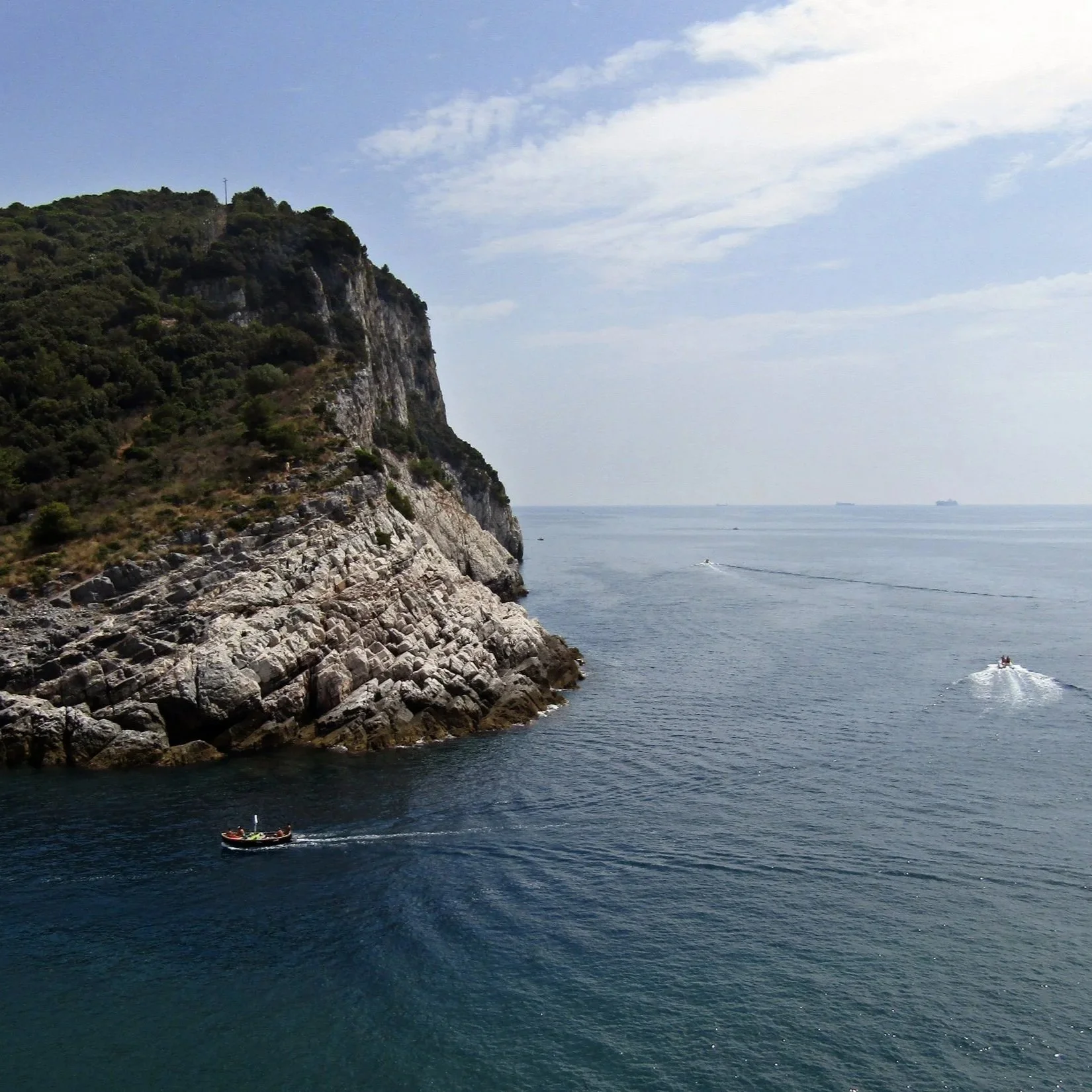 Acque cristalline dell’Isola Palmaria viste dal mare