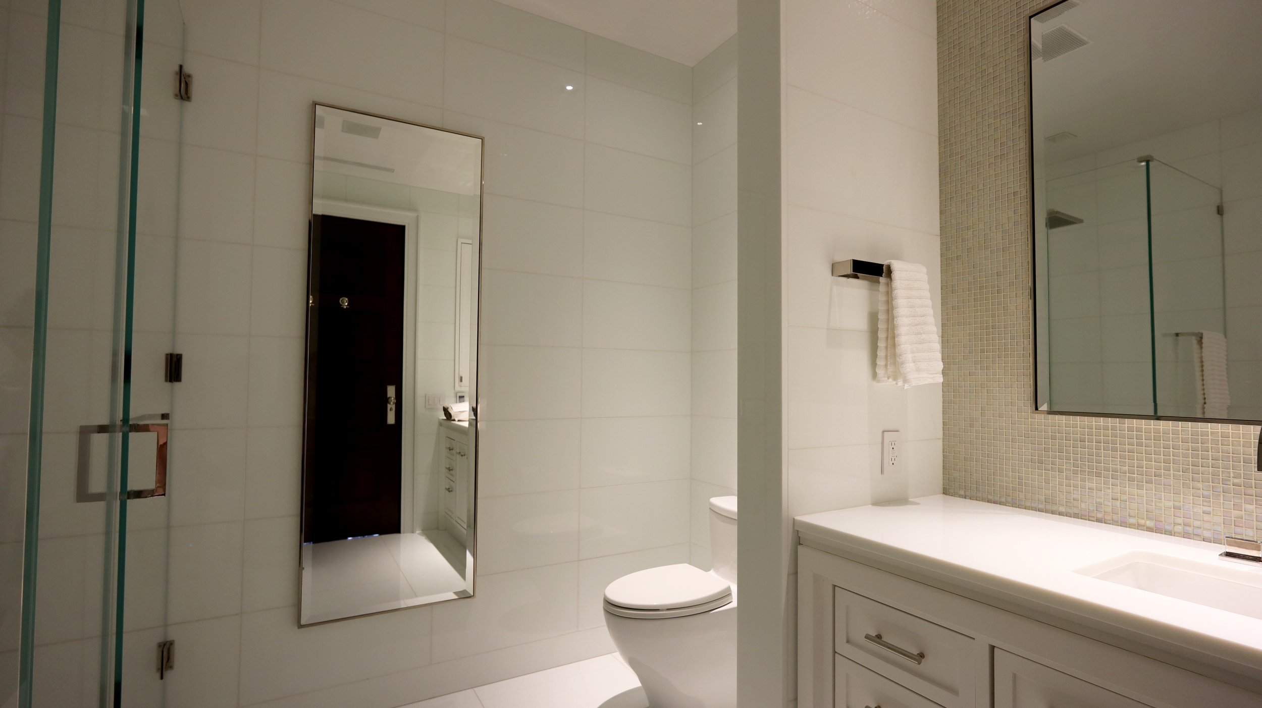 guest bathroom 3 .jpg