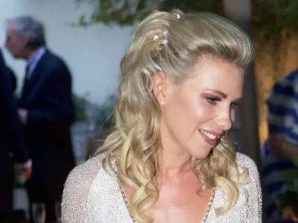 Elegant, soft glam bridal makeup, for tall bloinde hair woman
