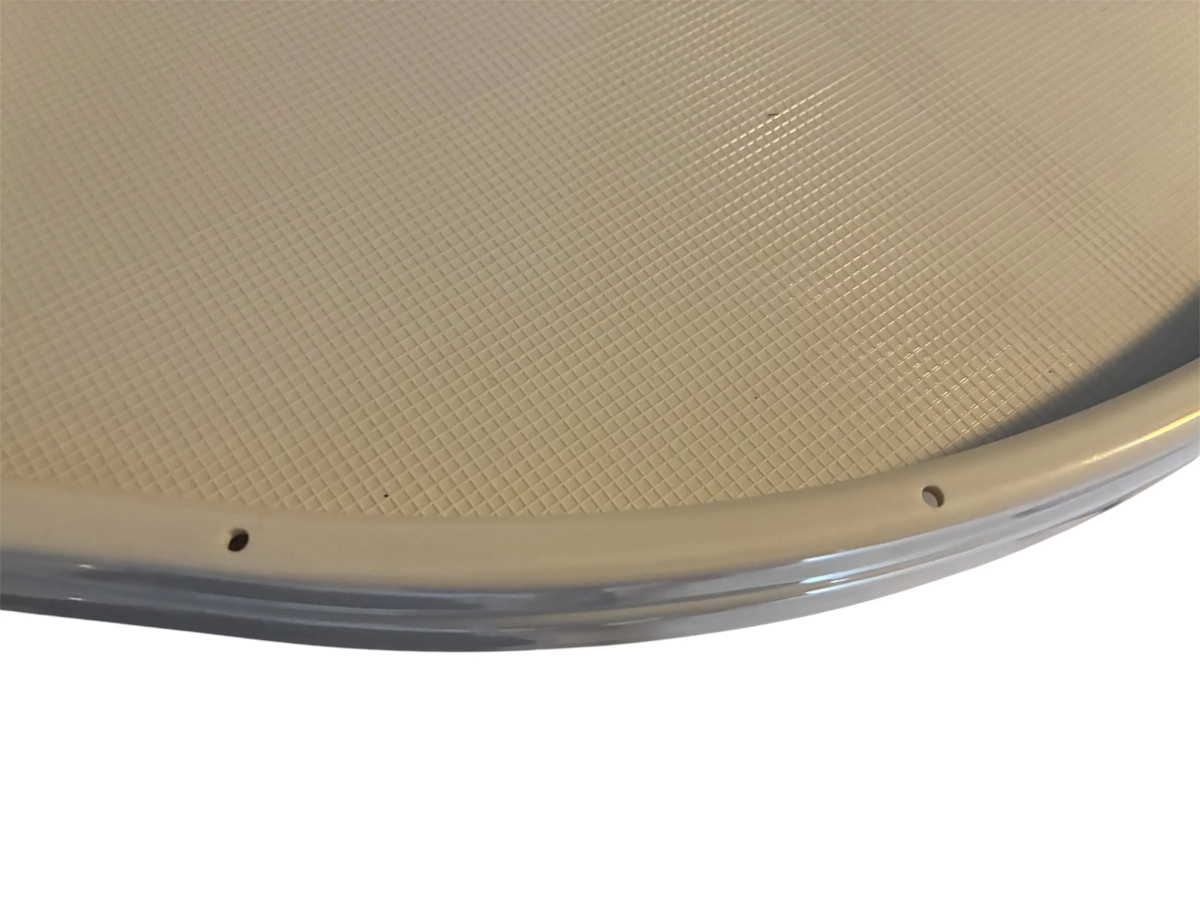 Close-up of the deep rim on the Classic Pet Products corner shelf.