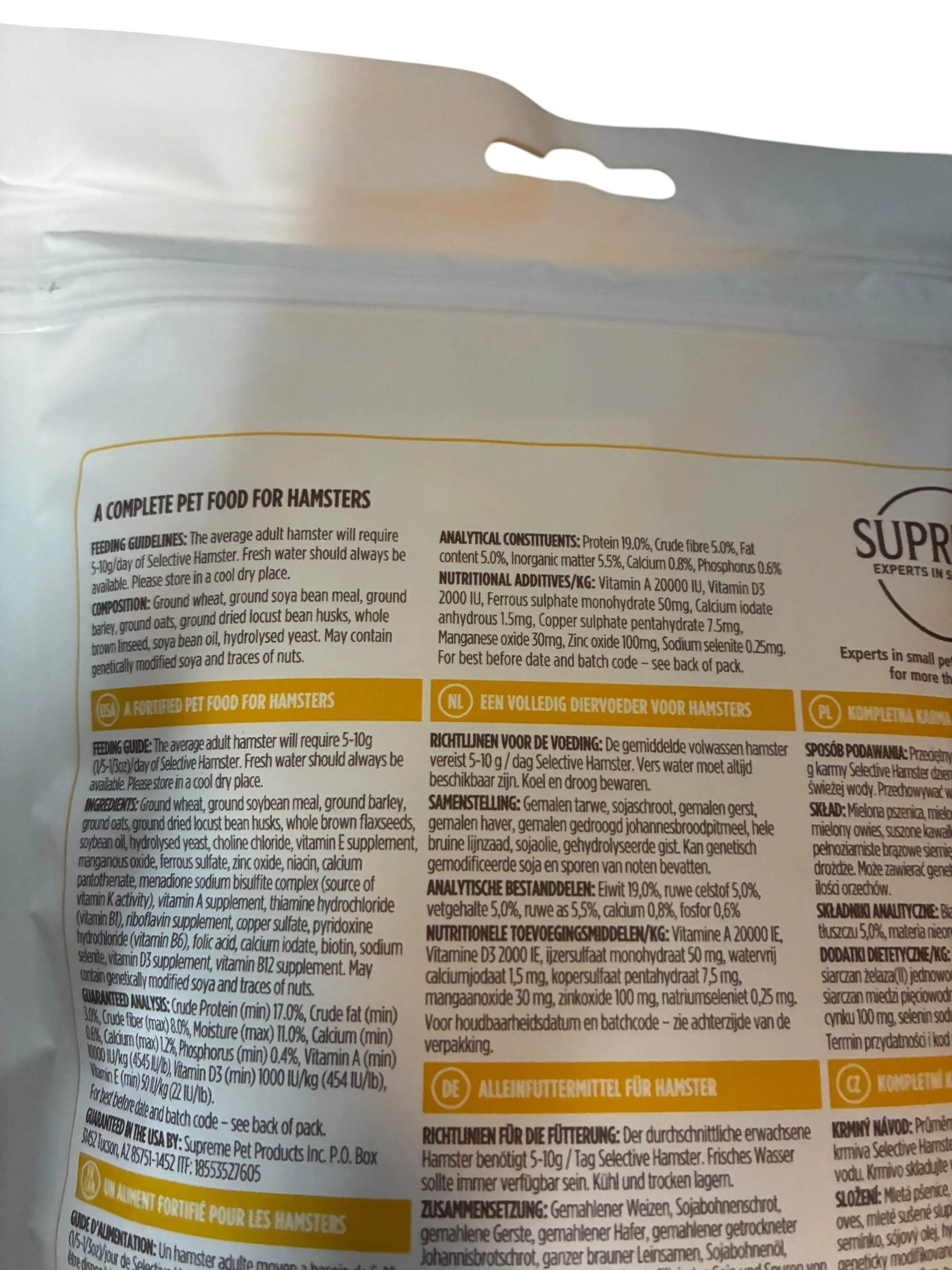 Close-up of Science Selective Complete Hamster Food highlighting complete balanced nutrition, prevents selective feeding, no added sugar and essential vitamins and minerals.