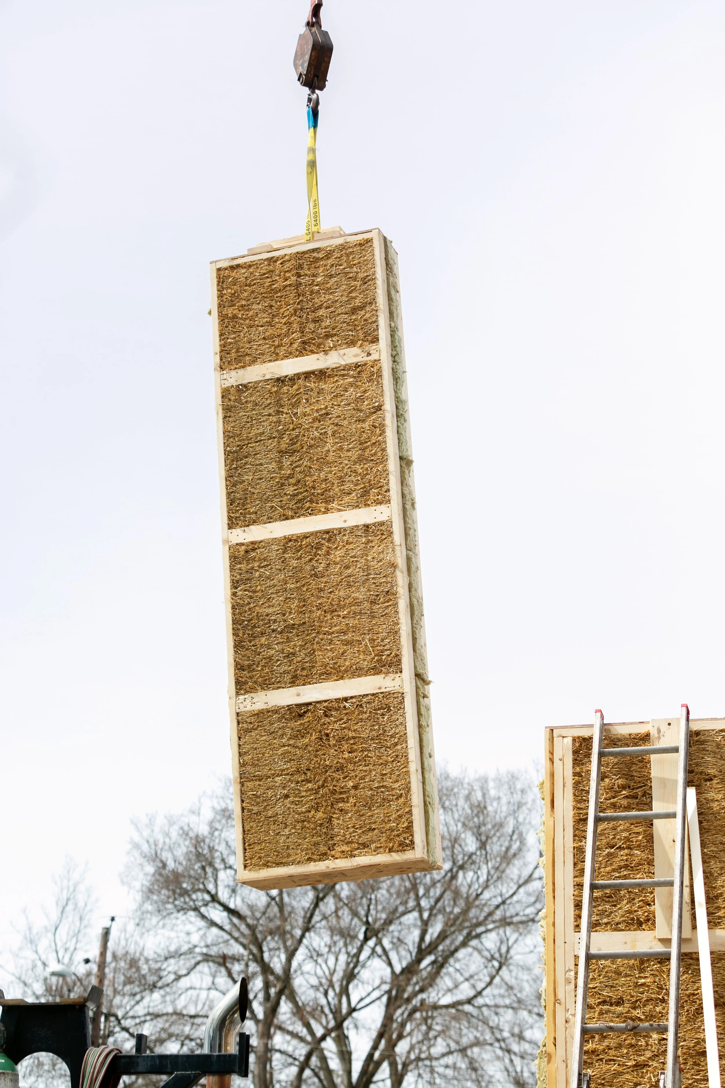 Do Straw Bale Homes Mold? Moisture Control, Durability &amp; Water Protection Explained