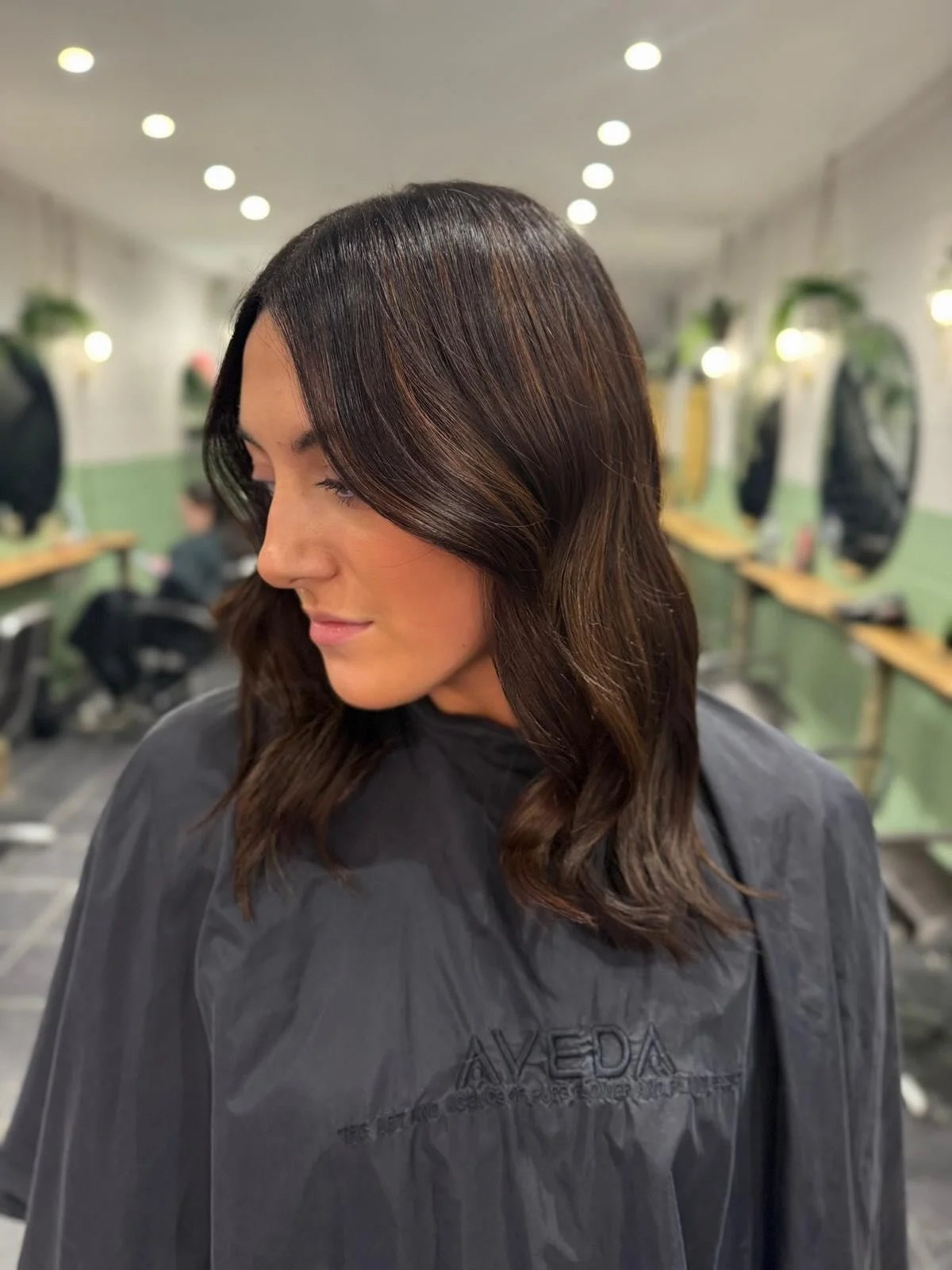Darcey's balayage looks stunning! The colour and shine are everything. If you're considering balayage, this is the perfect example. Great work @vickydoeshair_ - this falls under the dimensional colour package