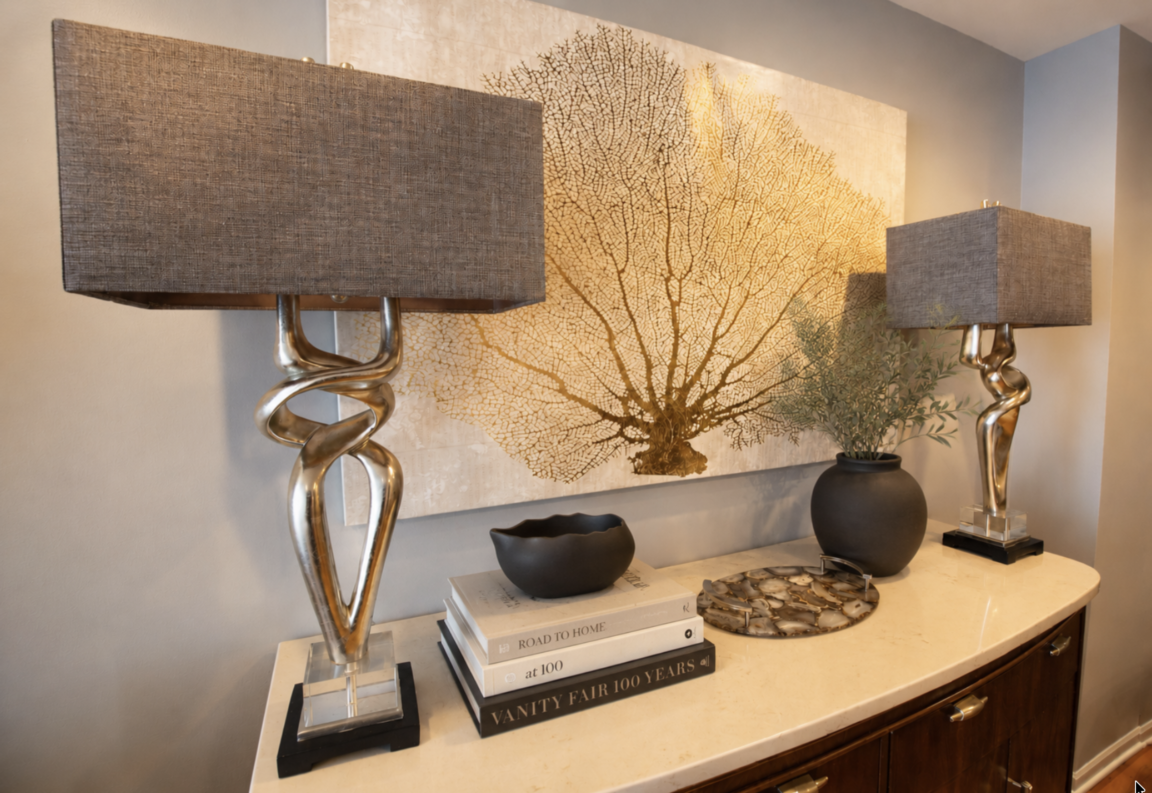 South_Loop_Dining_Table_Console.png