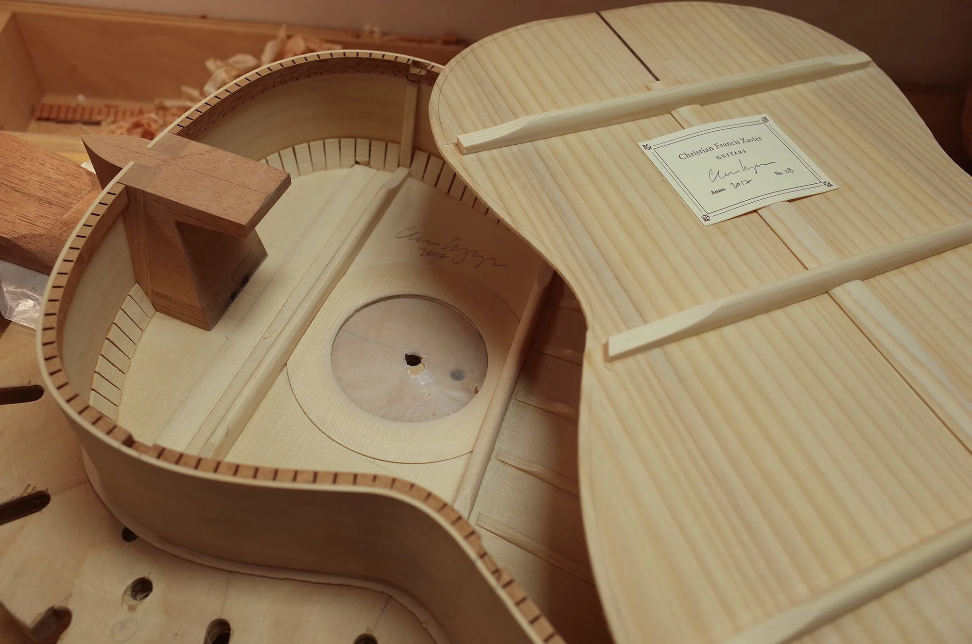 Flamenco blanca back and top bracing