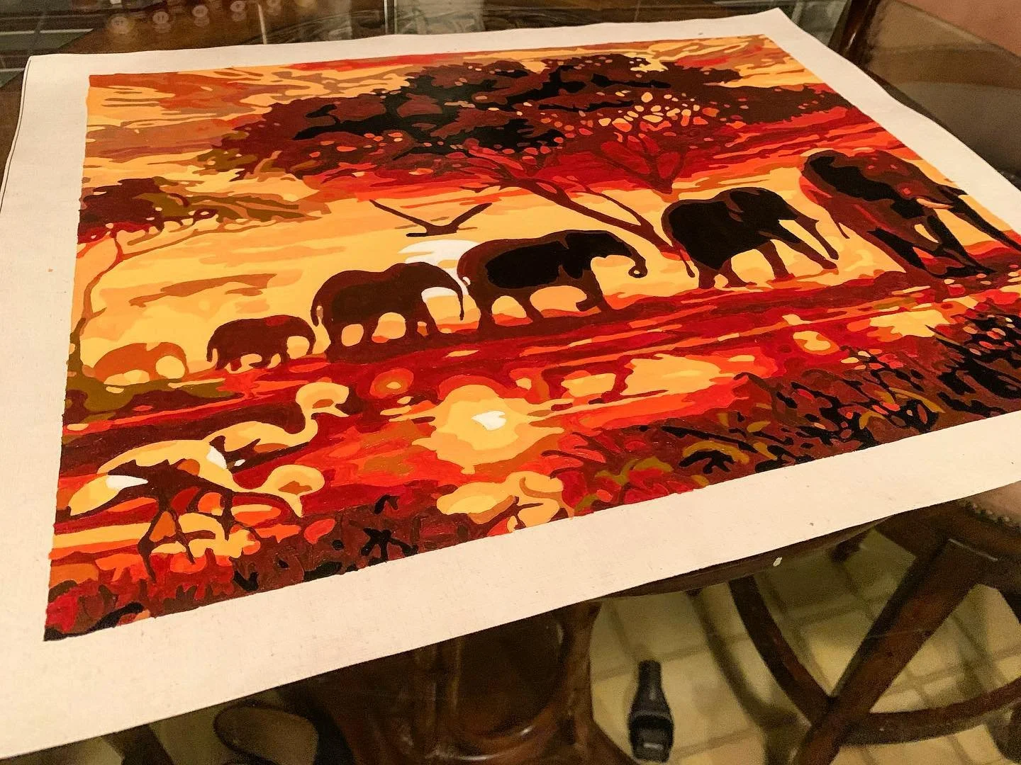 Had a good time painting this for my mother-in-law 🥰🎄🎅🏼 .
.
.
.
.
#paint #painting #motherinlaw #motherinlawlove #elephants #desert #desertvibes