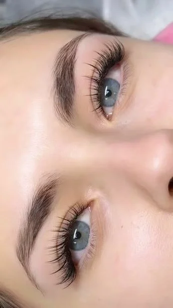 Wimpernverlängerung Natural Lashes Light Volume (2D-3D)