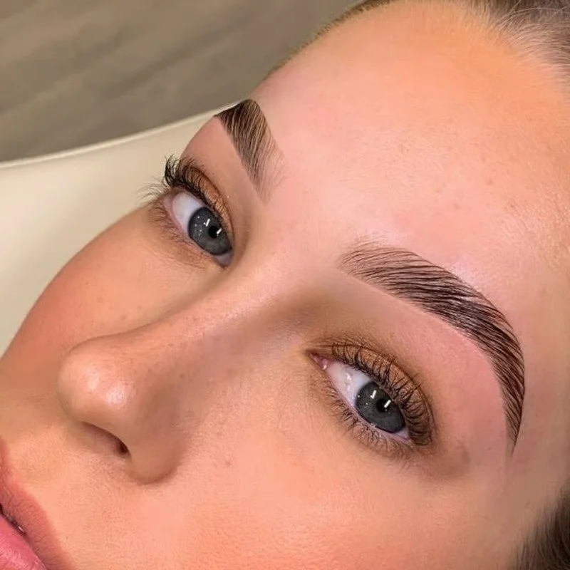 OH BROW Studio Signatue Augenbrauenlifting inklusive färben & formen