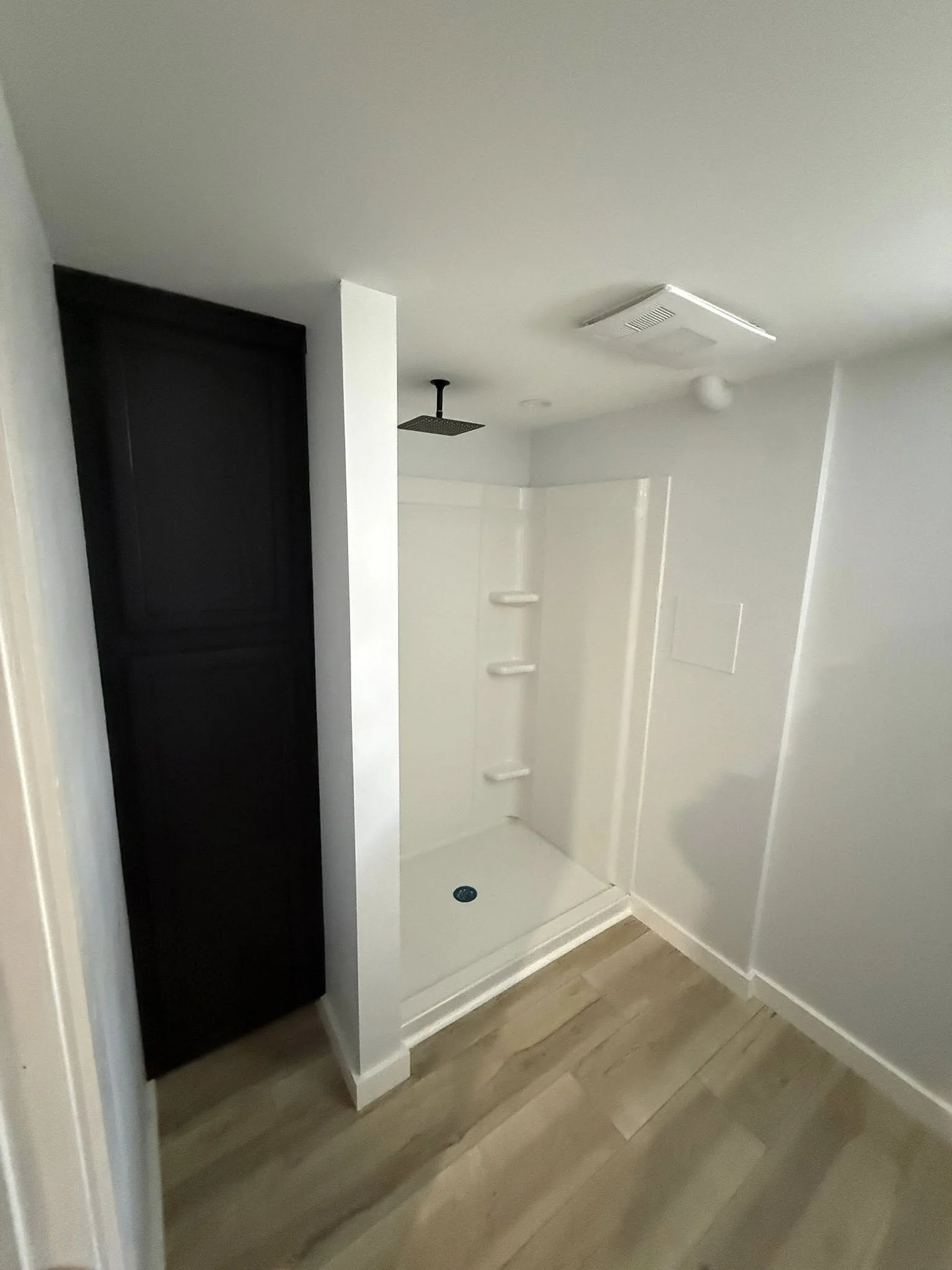 bathroom 2.jpg