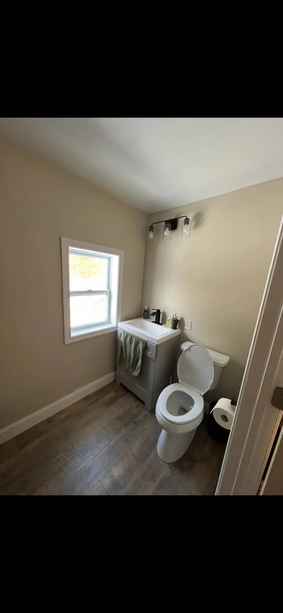 bathroom3.jpg
