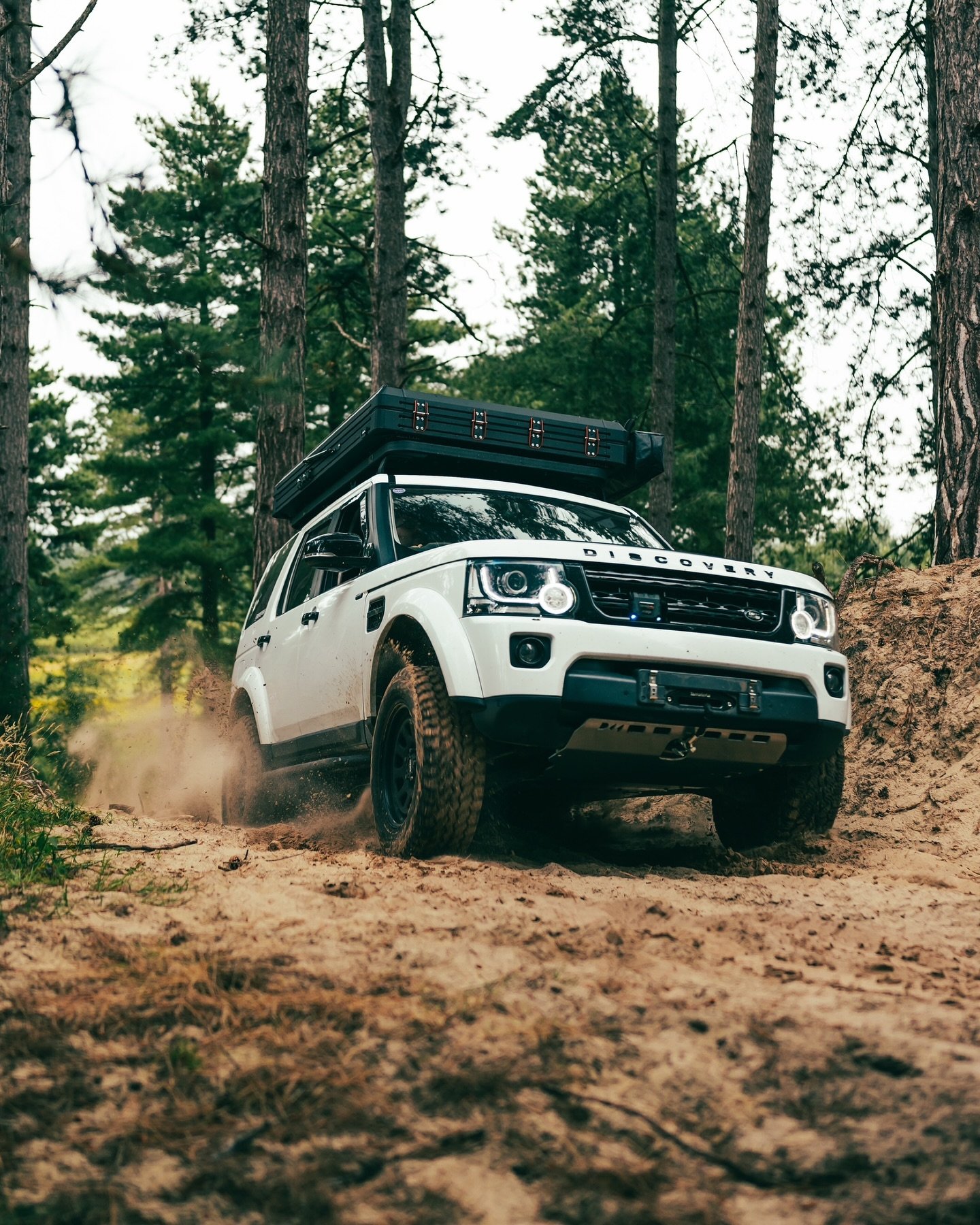 Shooting with @gritt_outdoors in France last weekend - such a great trip with loads of amazing people:)

#overland #4x4 #rig #landrover #defender #disco4 #discovery #tentbox #offroading #sand #toyota #hilux #vwamarok #amarok #ranger #ford #nissan #pa