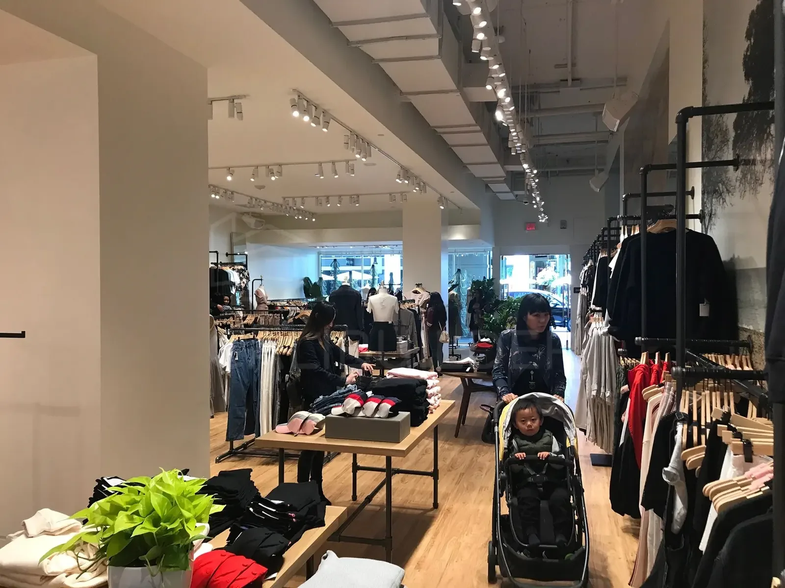 Retail TI - Santana Row, San Jose (Copy)