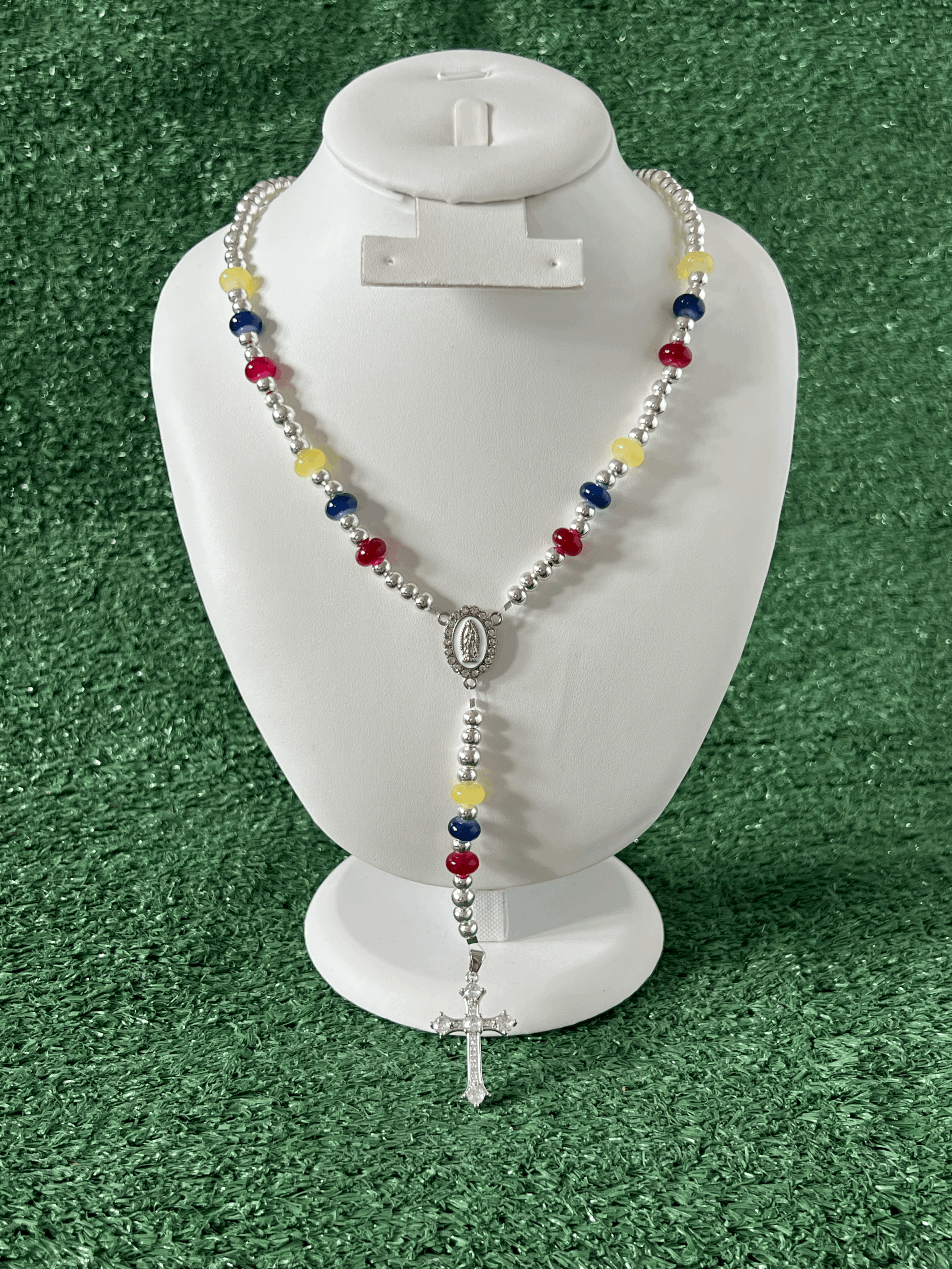 Colombia & Ecuador La Tri High-Shine Faith Rosary Necklace
