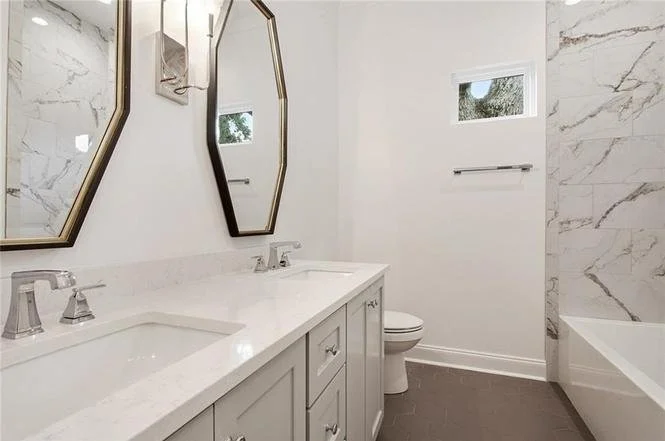 upstairs bathroom 2.jpg