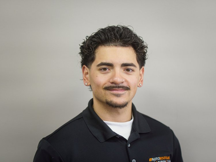 Tavian Sim, Vehicle Acquisition Specialist at Auto Boutique Buying Center in Columbus