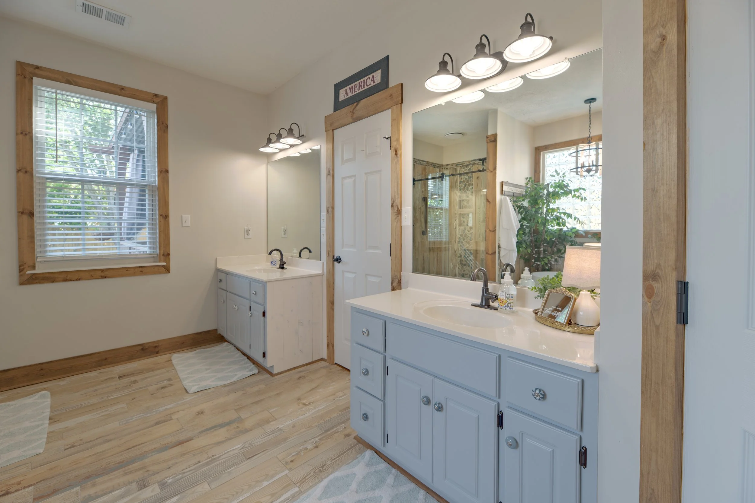 Bathroom 2.jpg