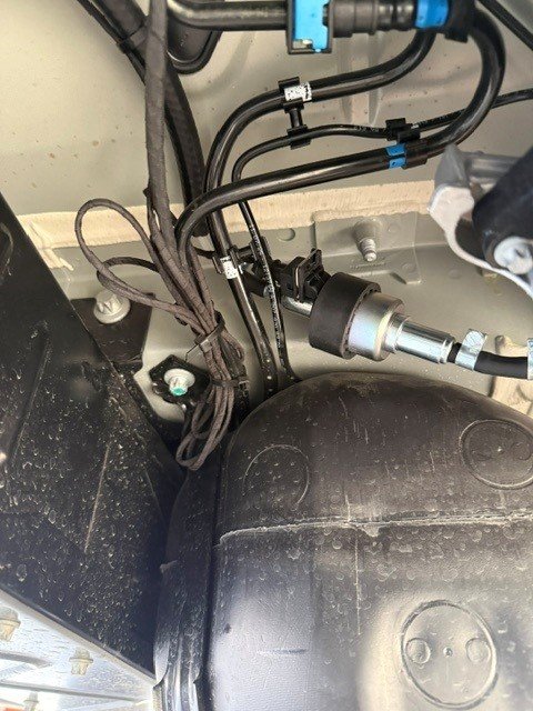 fuel line pic 2.jpg