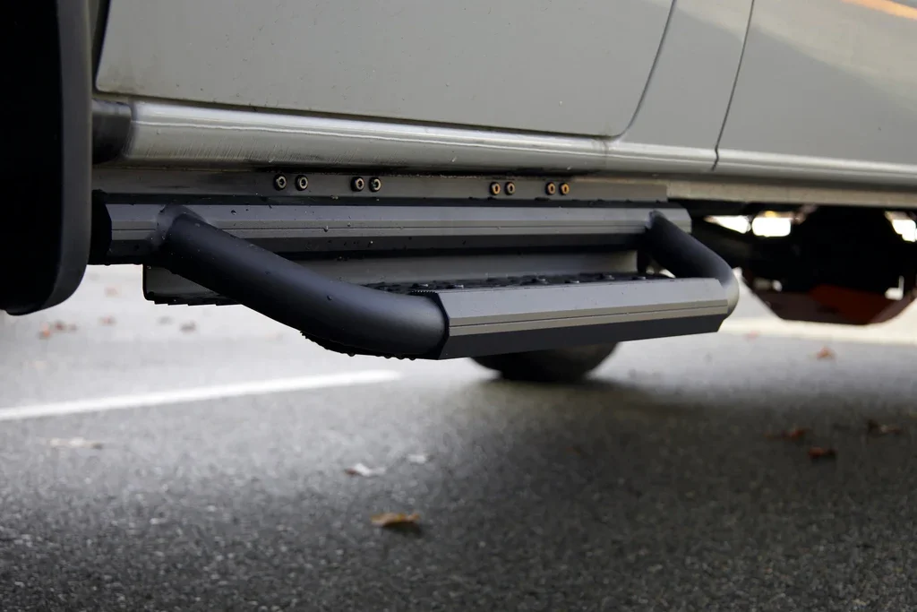 driver side step.webp