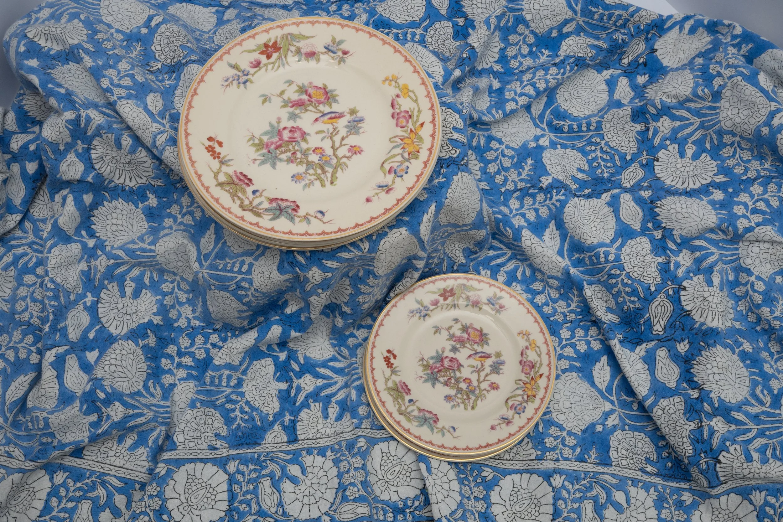 Dainty Flutter Salad & Saucer Plates