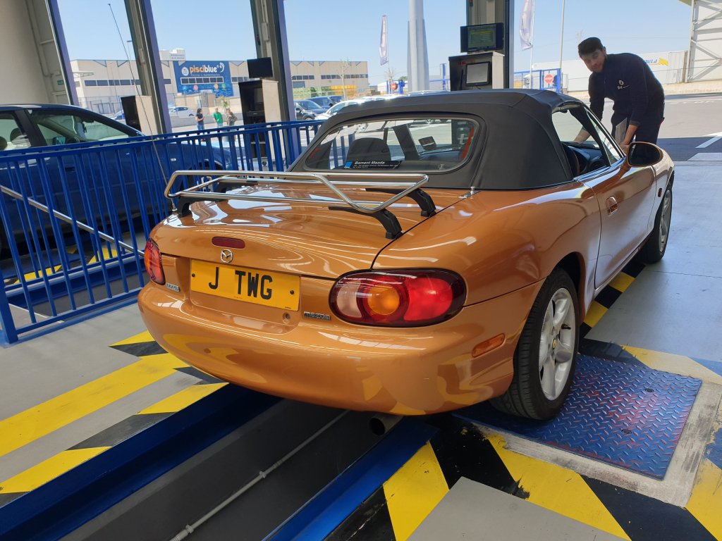 Mazda MX-5 on UK plates comes to the end of the it's ITV import test in Murcia. This vehicle had new headlights and rear lights fitted prior to the import test and passed first time. It will soon be registered on to new Spanish number plates for this