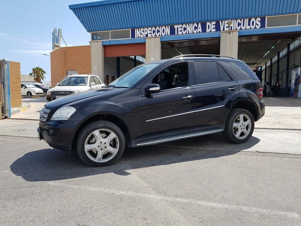 Mercedes ML320 from Malaga region passes ITV import test in Murcia. This customer came to us for a quick turnaround service and we started work straightaway, re-aligning headlights, rewiring rear lights, changing tyres, service, air con and more - Au