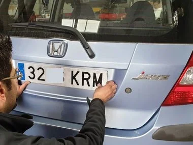 Honda Jazz has new "KRM" Spanish registration plates fitted at our workshop in Murcia. We supplied and fitted replacement headlights, rewired rear fog light and found very competitive insurance pricing as part of the import process for this customer 