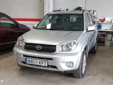 Toyota Rav 4 on new Spanish registration plates is parked in our valeting centre prior to delivery to our Dutch customer in Valencia a few days later. We replaced headlights, rewired rear fog light and fixed an engine management issue for this custom