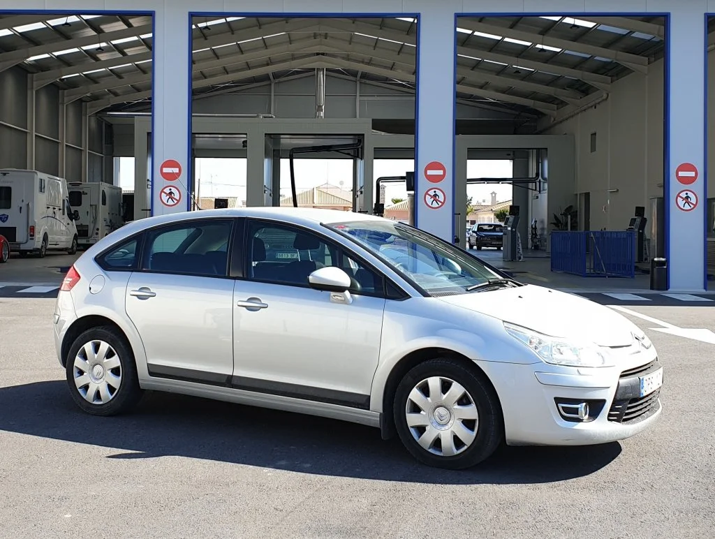 Citroen C4 on Swedish plates passes ITV import test and will soon have new Spanish registration plates. This left hand drive vehicle didn't require any changes or modifications prior to the import test which it passed first time, but will require us 