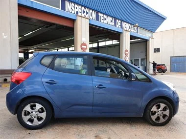 Kia Venga sails through it's Spanish import test in Murcia. The customer had already sourced and fitted their own headlights and supplied us with all necessary paperwork in advance ensuring a smooth and quick inspection and subsequent registration on