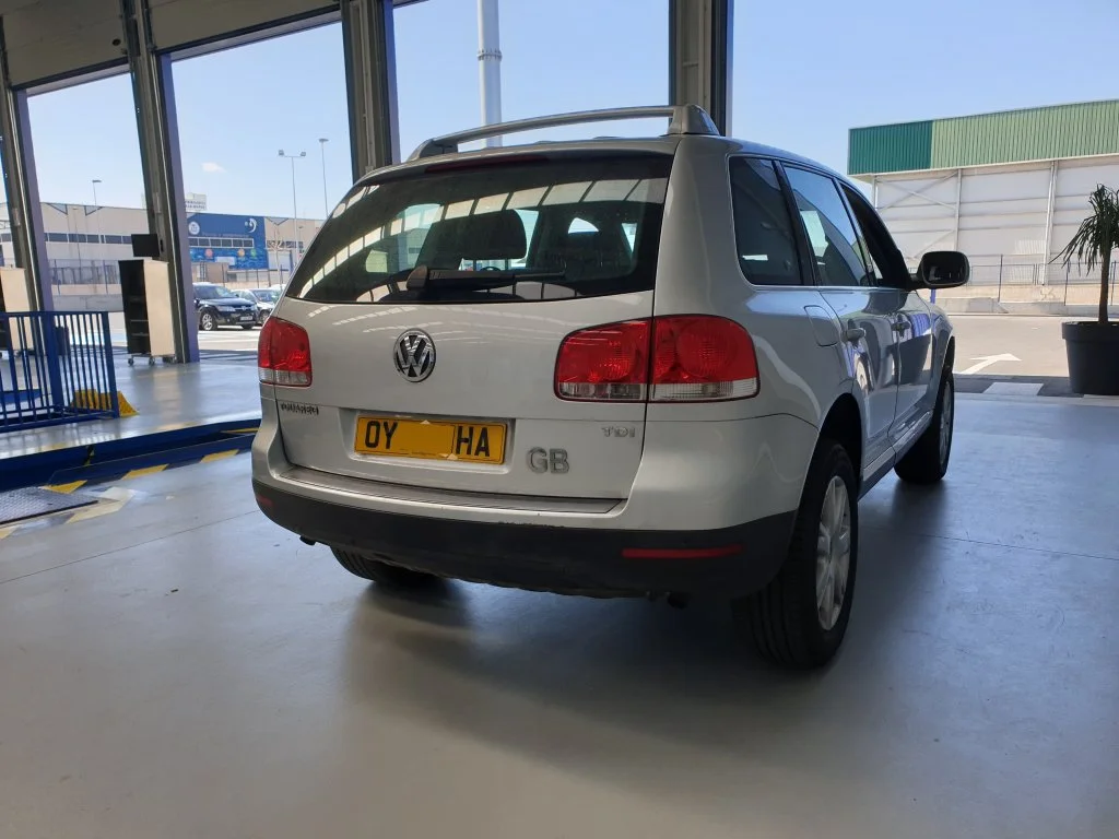VW Touareg on UK plates finishes it's ITV import test with success and will soon be registered on to new Spanish number plates. This vehicle had arrived at our workshop the previous evening on a transporter from the UK and required headlight realignm