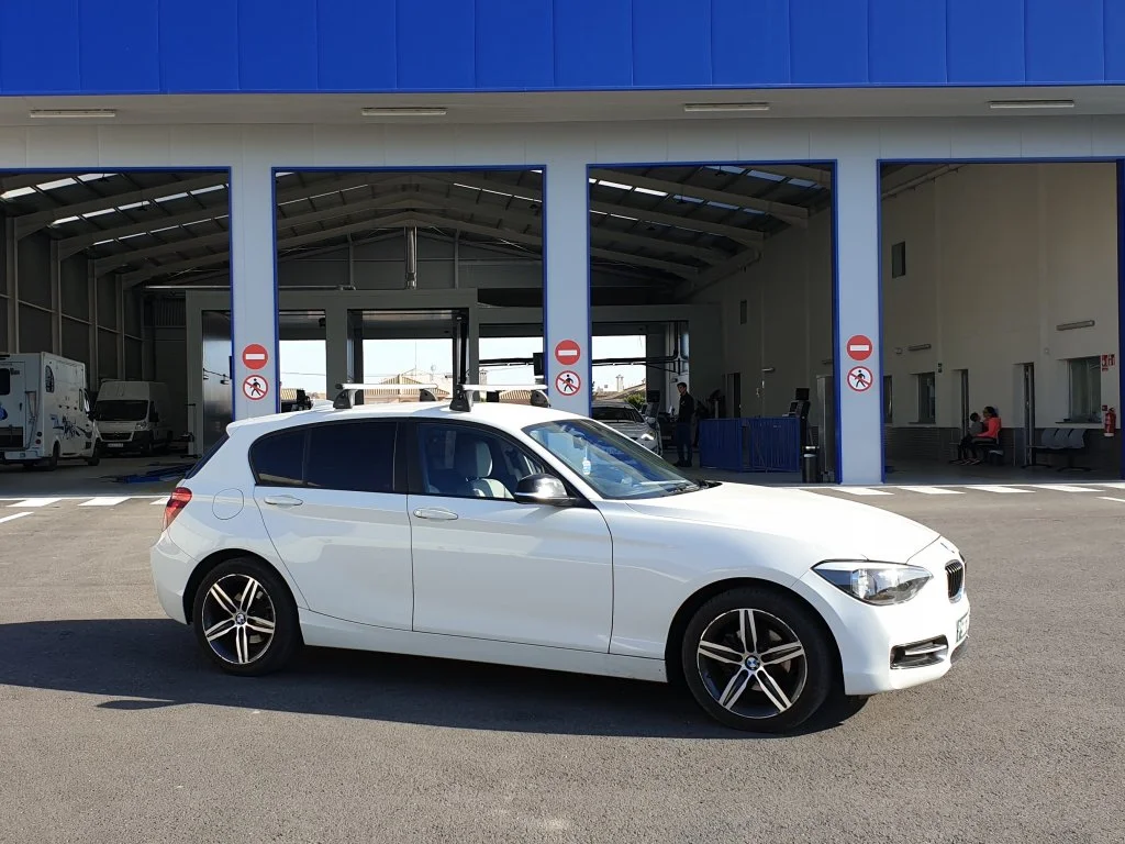 BMW 118d from Marbellla area passes ITV import test in Murcia. We collected and tested this vehicle whilst our customer was away in the UK having replaced the headlights, rewired the rear lights and stamped and certified the rear tinted window lamina