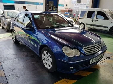 UK registered Mercedes C200 K on the weigh scale at the start of it's importation test - July 2018.