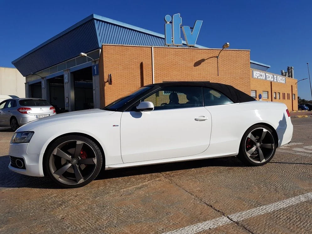 Audi A5 Cabrio waits in line to be tested for import at ITV in Murcia. We collected this vehicle, adjusted headlights, carried out free pre-import ITV inspection at our workshop and delivered back to our customer the same day, along with the ITV impo