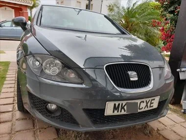 Seat Leon has photos taken at customer's home in Murcia region to enable our engineer to complete the technical documentation required for import. This vehicle will also require replacement headlamps and a rewire of existing rear light units prior to