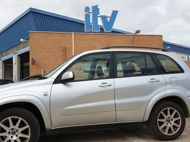 Toyota Rav4 on temporary import plates waits to be inspected in Murcia. The customer brought this vehicle to us from Valencia City and flew home to Holland whilst we carried out necessary repairs and imported the vehicle on to Spanish number plates -