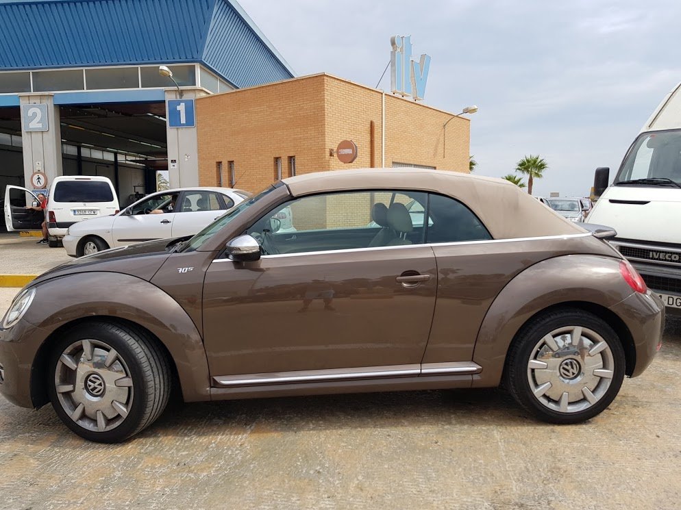 VW Beetle on temporary German export plates waits in queue to be tested. The customer and his wife drove the 2268km to their home in Valencia region, rested for a day and brought the car to us for testing the day after - August 2018