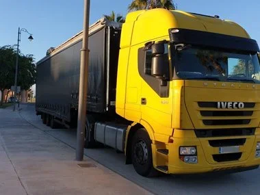 Covered vehicle transporter arrives early Sunday morning with a Ford Focus Convertible from Ireland. We arranged both collection and delivery of this vehicle for our customer as part of our import service, using one of our trusted partners for their 