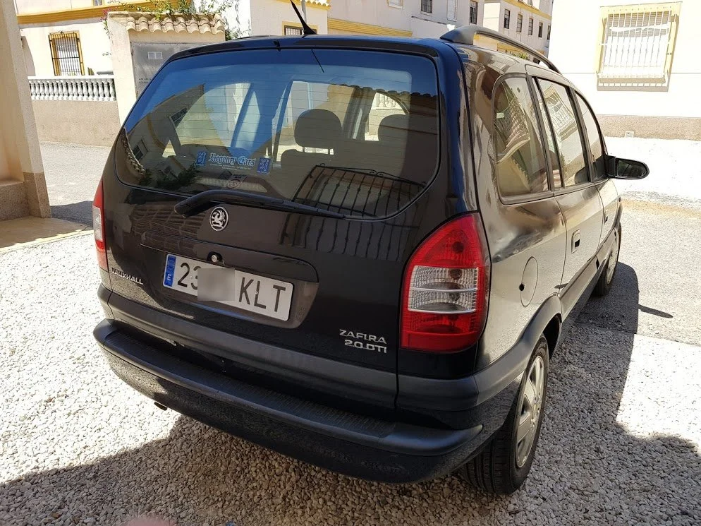 We finished the importation on this Vauxhall Zafira whilst our customer was in the UK. As soon as they arrived back in Spain we went to their villa to fit the new Spanish registration plates to the vehicle - July 2018 