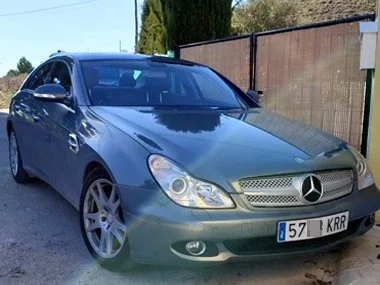 Mercedes CLS 320 has it's new Spanish registration plates fitted at our customer's home in Murcia. This was a difficult registration and required a fair amount of hard work from our imports team to ensure that we successfully registered this vehicle 