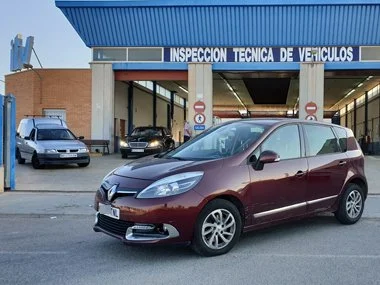 Renault Scenic passes ITV import test in Murcia at first attempt. We realigned front headlights, supplied one rear reverse light lens and also rewired the rear light units to ensure this vehicle complied with Spanish import regulations and would pass