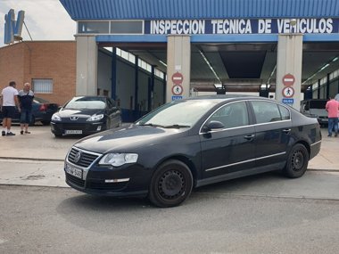 VW Passat from Valencia region passes it's ITV import test in Murcia. We realigned headlights and replaced the rear fog and reverse light lenses on this vehicle prior to the import test. We'll fit the new Spanish number plates at the customer's home 