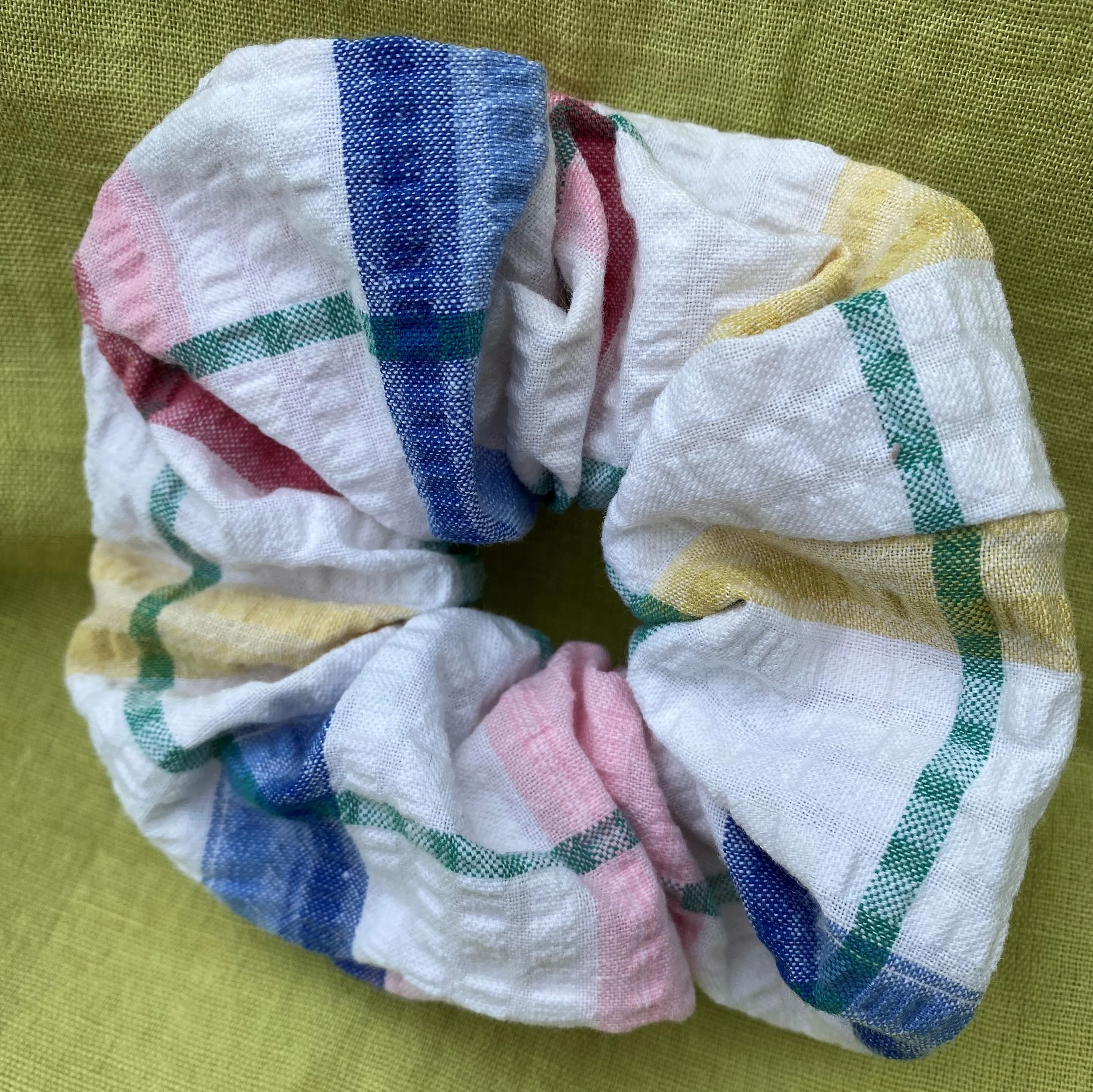 pink checked seersucker table cloth scrunchie 2.jpeg