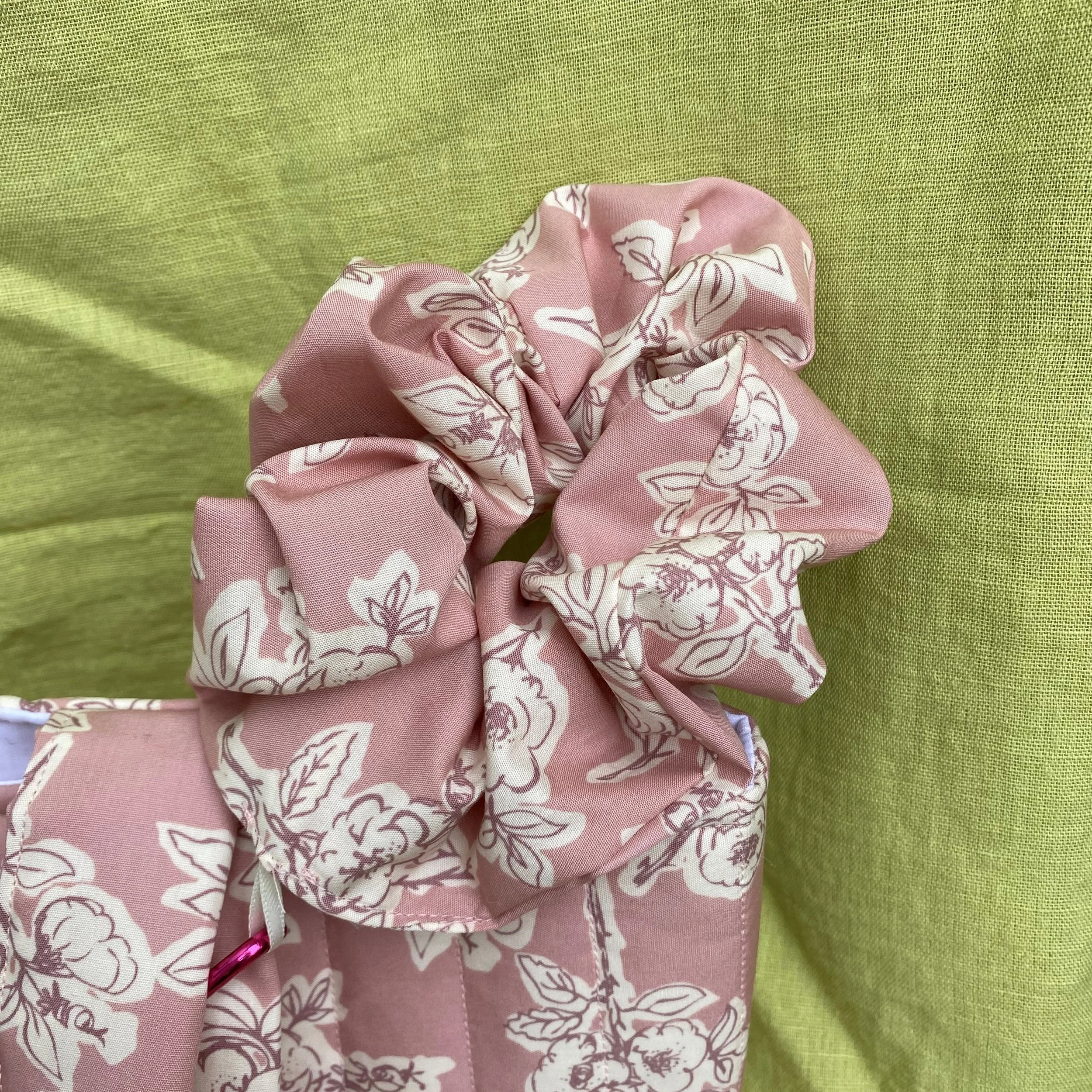 pink floral bag closse up of attached scrunchie.jpeg