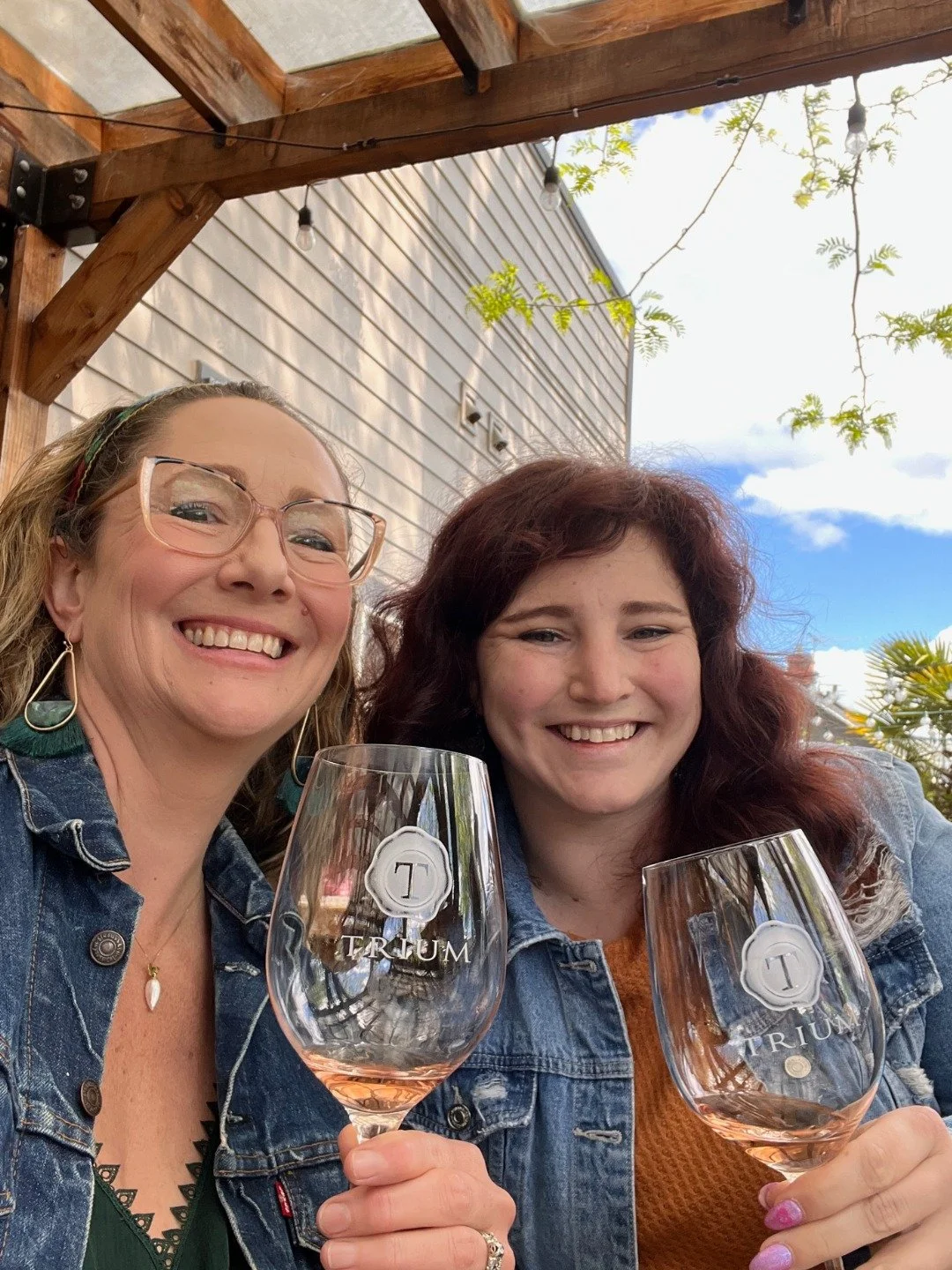 Networking is better with good wine, good food, and great company.

We intentionally host our mixers at local wineries, caf&eacute;s, and gathering places to highlight and support businesses right here in the Rogue Valley.

👇 If you could pick the n