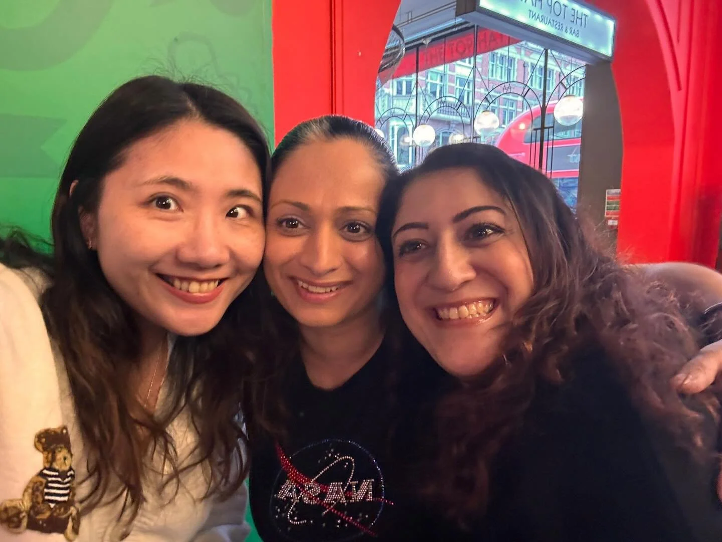 What a wicked day! Much fun with the amazing (and equally competitive) other mums (@lenabouch and @sputniksweetheartt) battling it out for first place at Monopoly 🎲 Lifesized - we were so happy to win 🥳

Love, love, love 🥰❤️&zwj;🔥