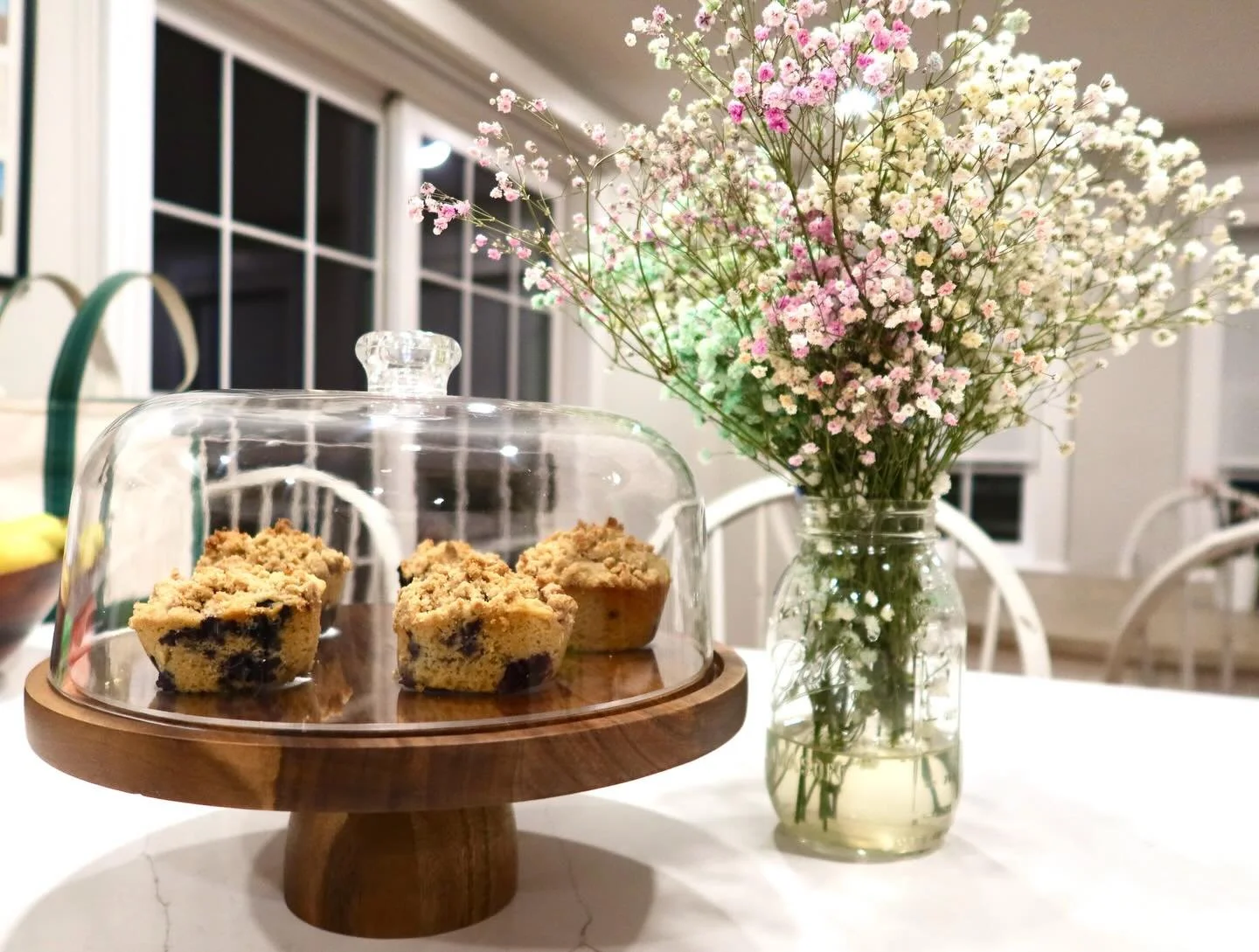 Healthy lemon blueberry muffins 🍋🫐
your new go-to for something sweet and nourishing

made with simple, feel good ingredients and topped with the perfect golden crumble ✨

soft, fluffy, and bursting with fresh blueberries in every bite

these are t