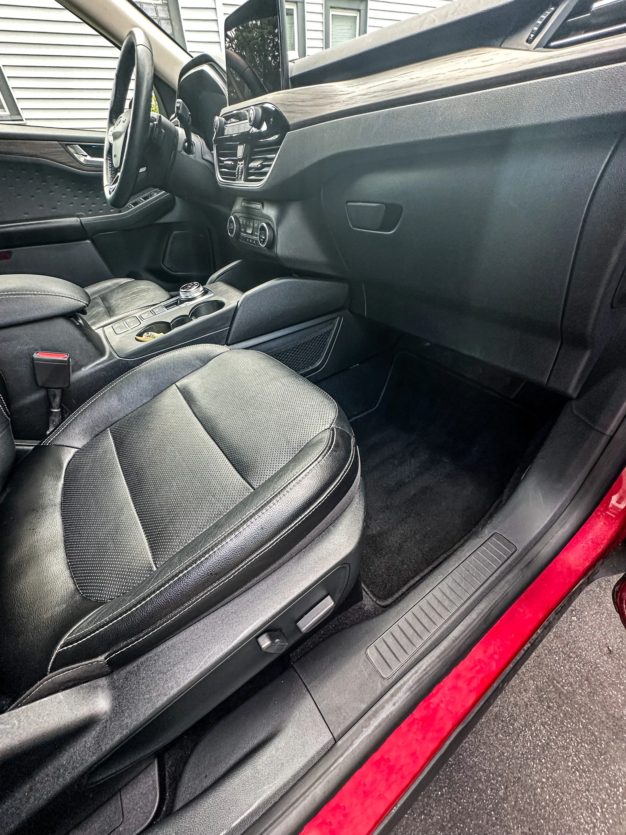 ford escape clean passenger front.JPEG