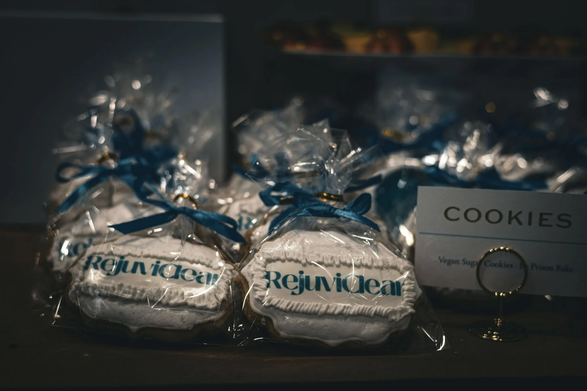 5-Cookies With Sign.jpg